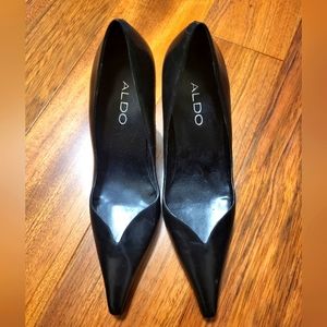 Aldo leather pointy toe heel